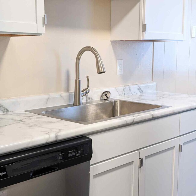 Photo - 8050 Central Ave NE Unidad 8050-203