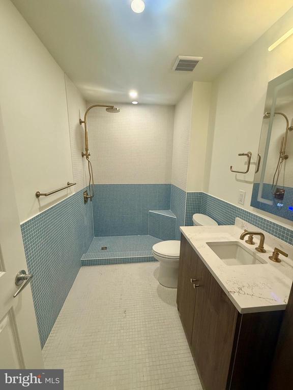 Photo - 1733 Chestnut St Unit 304