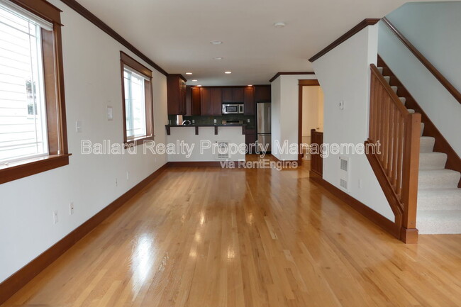 Photo - 913 NW 51st St