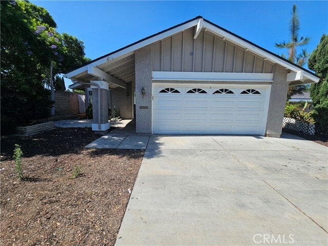 4552 Cheviot Dr