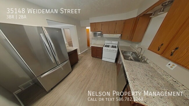 Photo - 35148 Weideman St