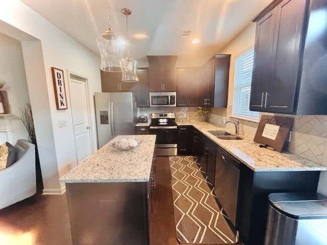 Photo - 2705 Kemp Ct