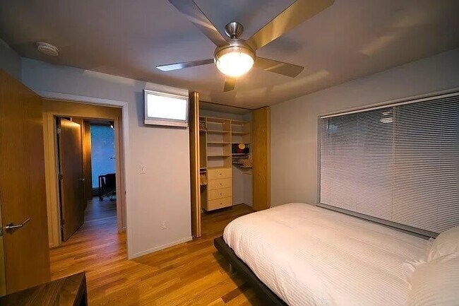 Bedroom - 1531 Packard St Unit 6