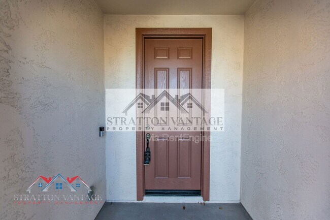 Photo - 17625 W Pasadena Ave