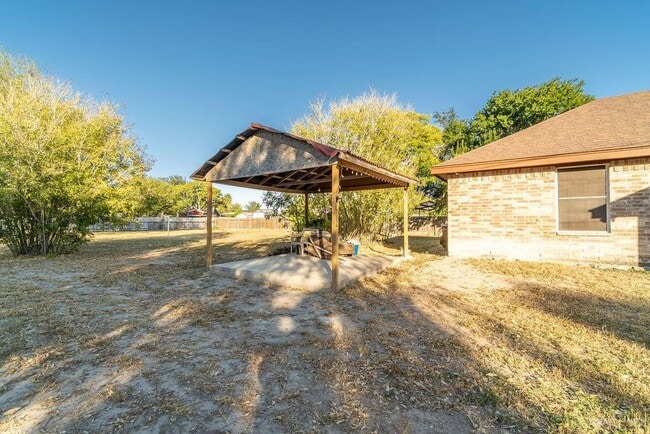 Photo - 17 Greenland Cir S