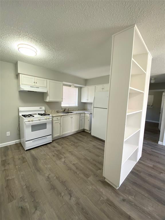 Photo - 404 Swanee Dr