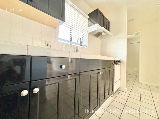 Photo - 1816 N. Gramercy Pl. Los Angeles, Californ... Unidad 303