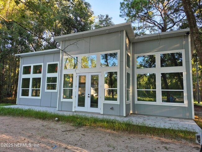 Photo - 225 Gardenia Ave