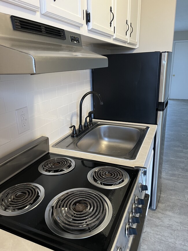 Photo - 200 Thistlewood Ave Unit 400