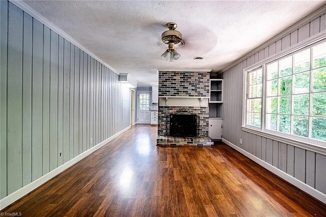 Room in House on Kinnamon Rd