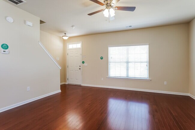 Photo - 255 Falcon Ct