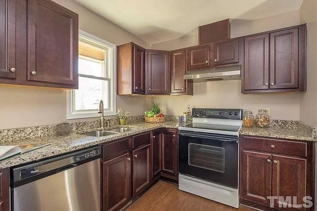 Photo - 515 Brent Rd