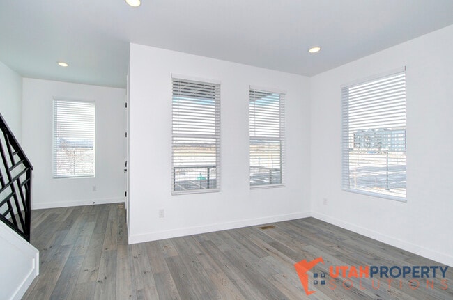 Photo - 10821 S Lake Run Rd