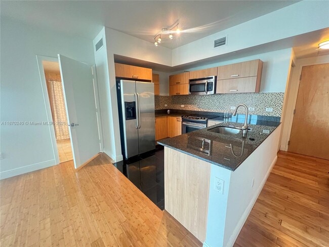 Building Photo - 350 S Miami Ave Unit 1905 Rental