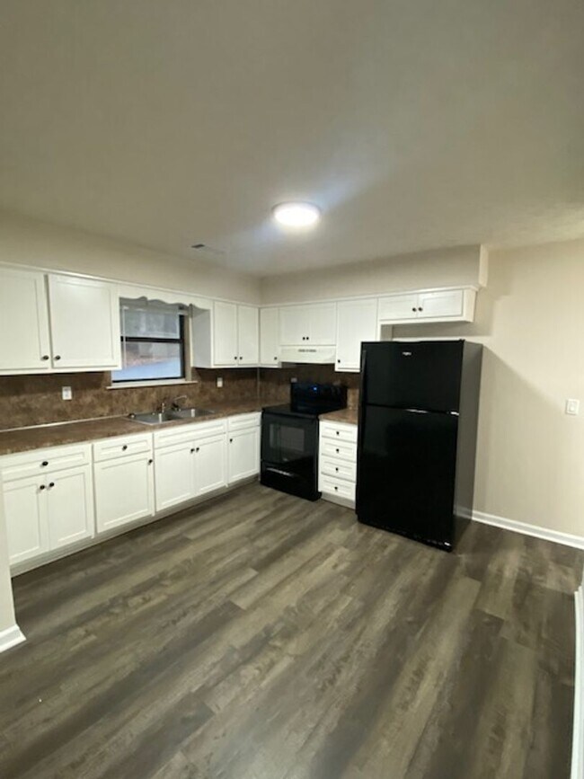 Photo - Quiet Living in the country.