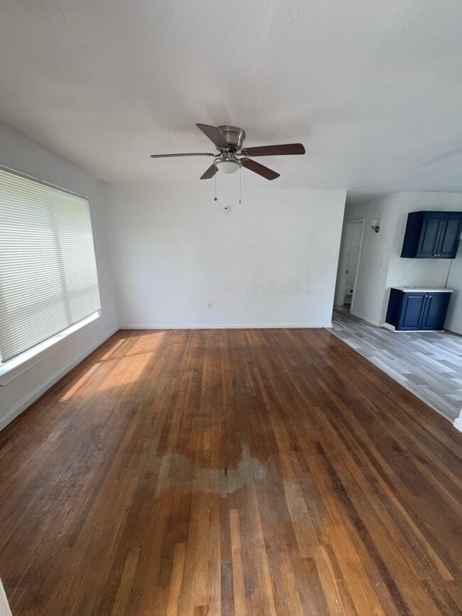 Photo - 200 Stillwood Dr