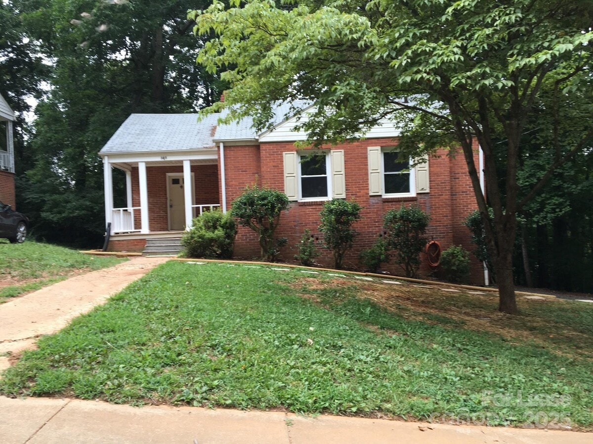 Photo - 385 Westwood Dr House