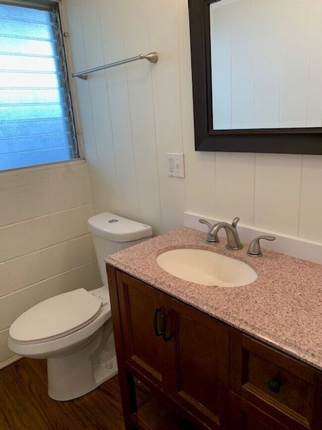 Photo - Waikiki Studio Unit - Electric, Water & Sewer included - Avail now!