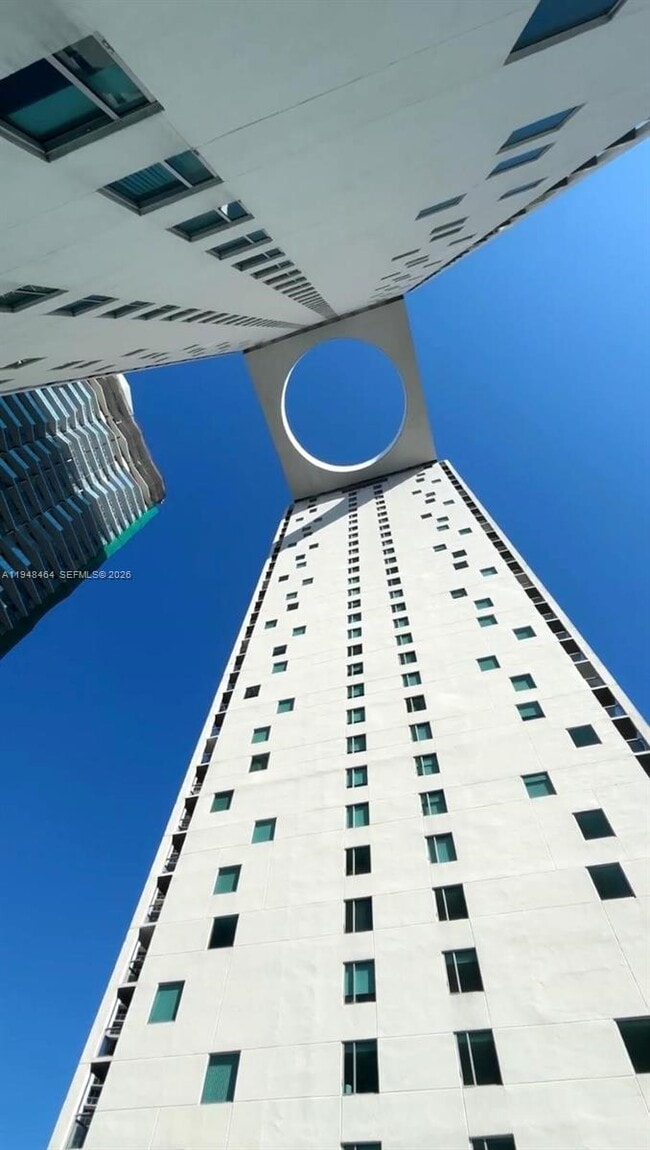 Building Photo - 500 Brickell Ave Unit 3408