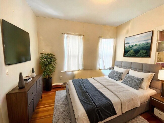 Building Photo - 30 Darling St Unit 3