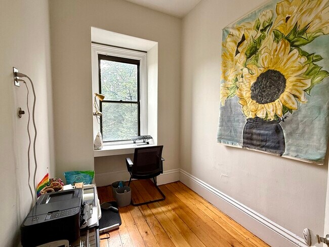 Photo - 354 Marlborough St Unit 3