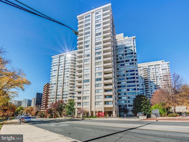 Building Photo - 4515 Willard Ave Unit 719S Rental