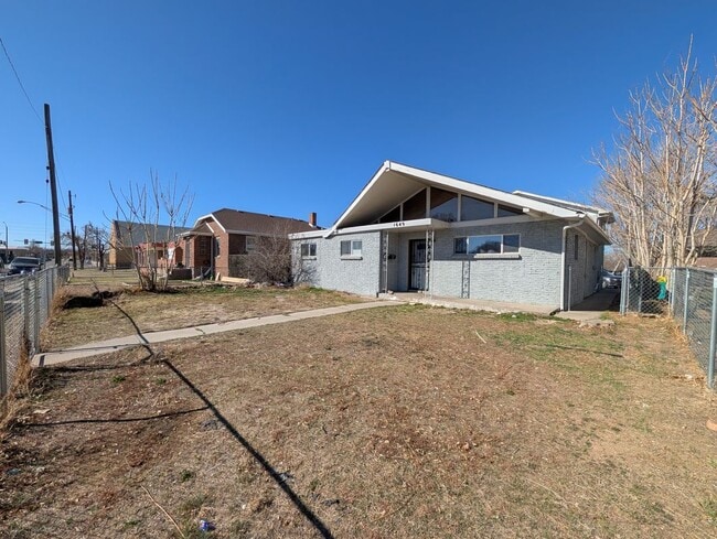 Photo - 1649 Florence St