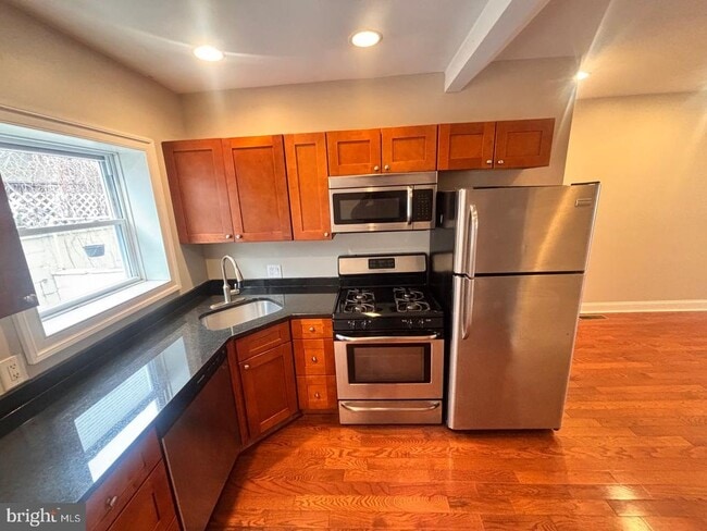 Photo - 2124 S Mole St