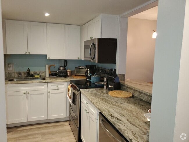 Building Photo - 4500 N Flagler Dr Unit A4 Rental