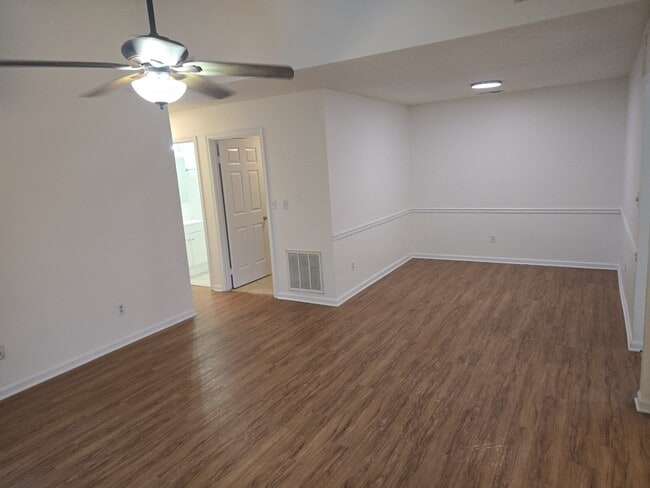 Photo - 4016 Rainbow Dr