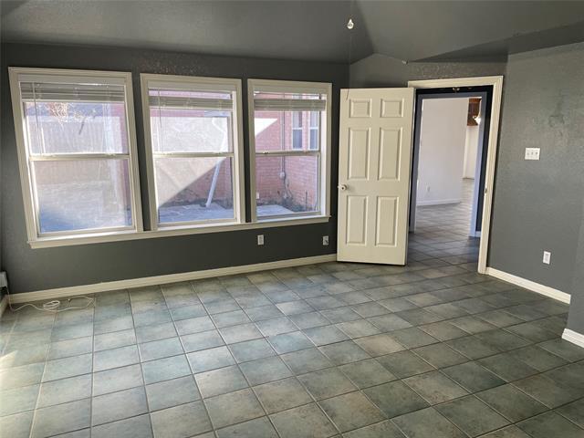 Photo - 604 N Chattey Rd