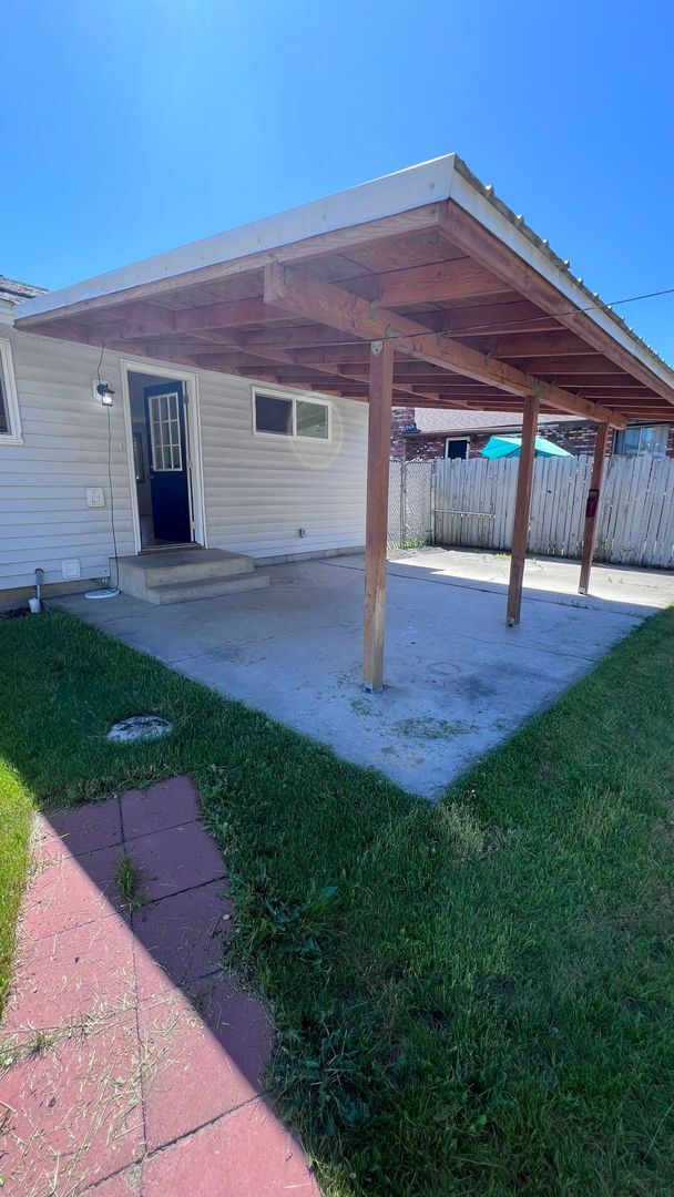 Photo - Beautiful 4 bedroom 2 bath home!