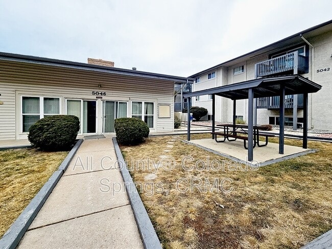 Building Photo - 5030 El Camino Dr Unit 4