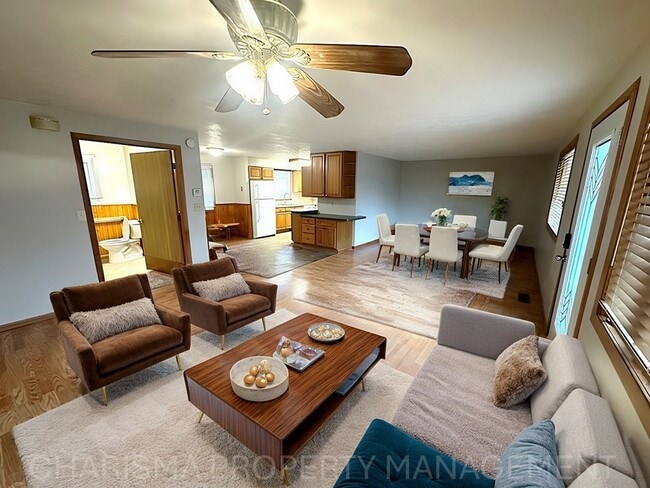 Photo - 945 Harrington Ave