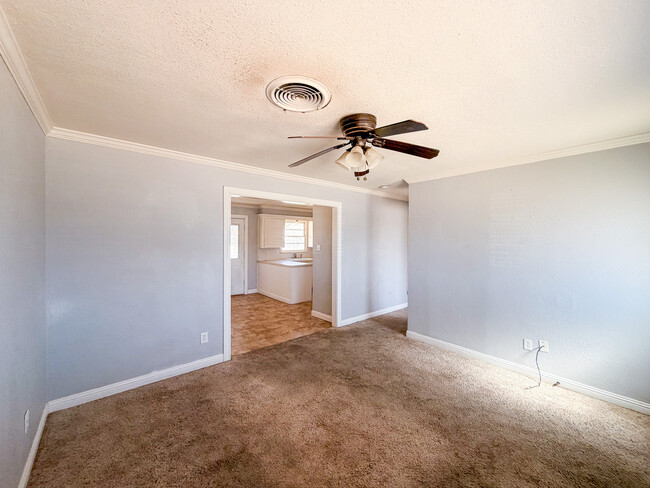 Photo - 5204 40th St