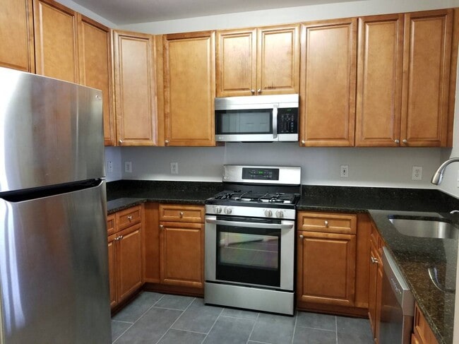 Building Photo - 2700 Bellforest Ct Unit 302