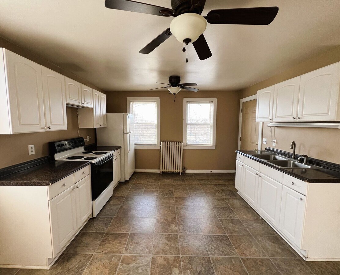 11/15 Richmond Avenue - 11/15 Richmond Avenue Apartment Unit 11 up