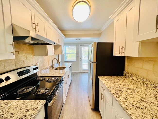 Photo - 3 Bed/2 Bath - Unit 29
