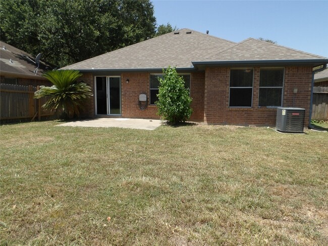 Photo - 5914 Red River Dr
