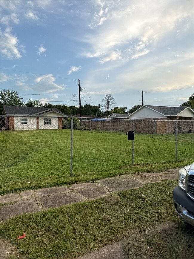 Building Photo - 5006 Ridgeway Dr Rental