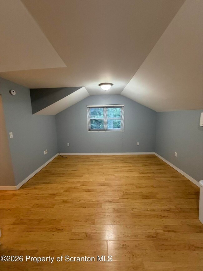 Photo - 535 Maple St