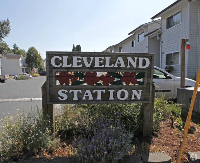 Building Photo - CLEVELAND STATION APTS