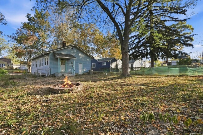Photo - New 2 bedroom house listing!