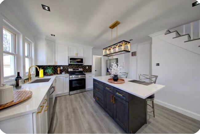 Photo - 14 Roosevelt Ave