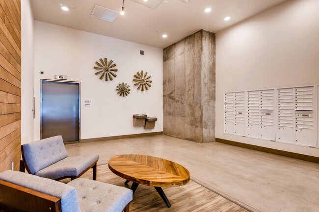 Broadway Lofts | Englewood, CO Apartments