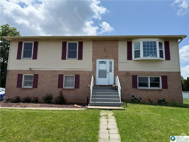 Building Photo - 1620 Best Pl Rental