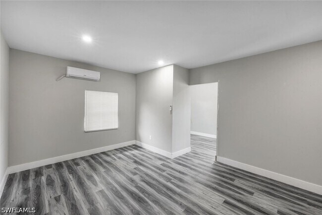 Photo - 1795 Desoto Blvd S