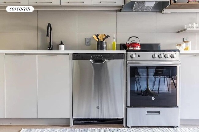 Photo - 1-76 Woodward Ave