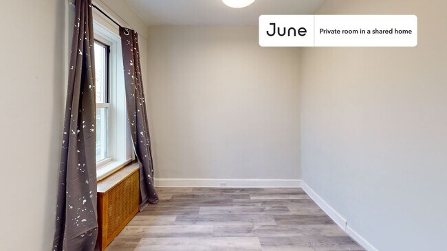 Room in Shared 3 bed/1 bath home in Ridgewood