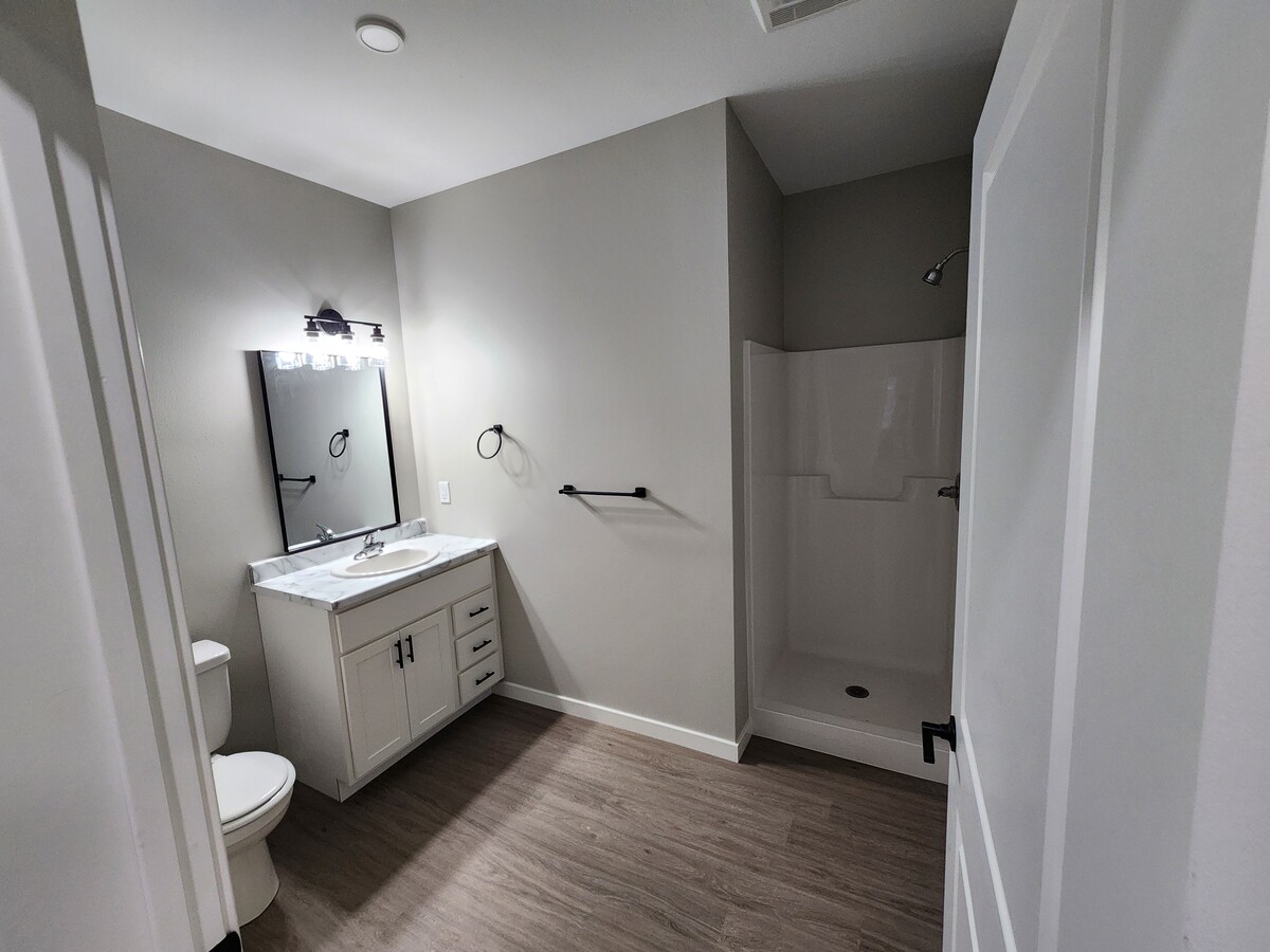 Photo - 1833 Curtis Ave